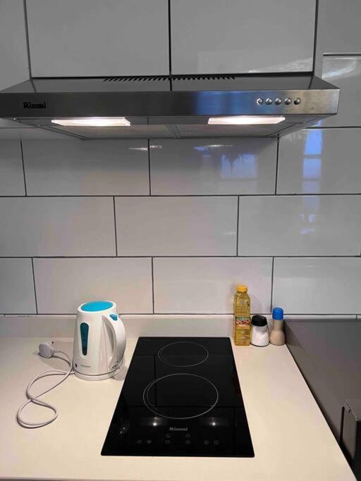 Arte Mont Kiara-netflix-balcony-6pax Apartment