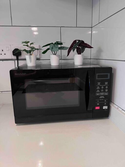 Apartment Arte Mont Kiara-netflix-balcony-6pax Kuala Lumpur