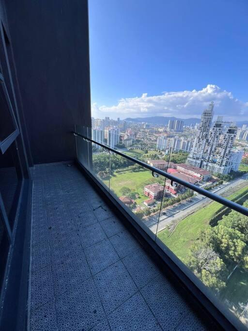 Arte Mont Kiara-netflix-balcony-6pax * Kuala Lumpur
