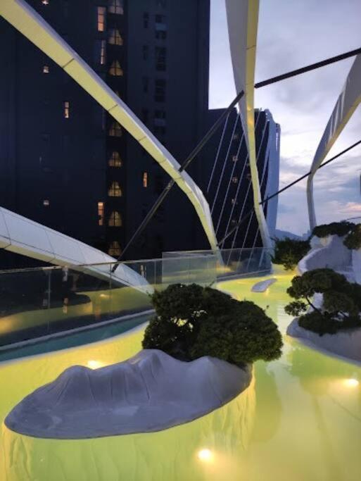 Pangsapuri Arte Mont Kiara-netflix-balcony-6pax
