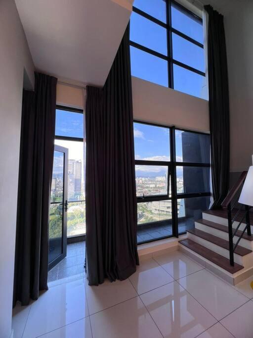 Pangsapuri Arte Mont Kiara-netflix-balcony-6pax