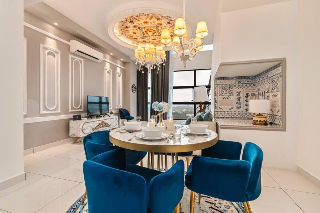 Arte Mont Kiara-netflix-balcony-6pax Pangsapuri *