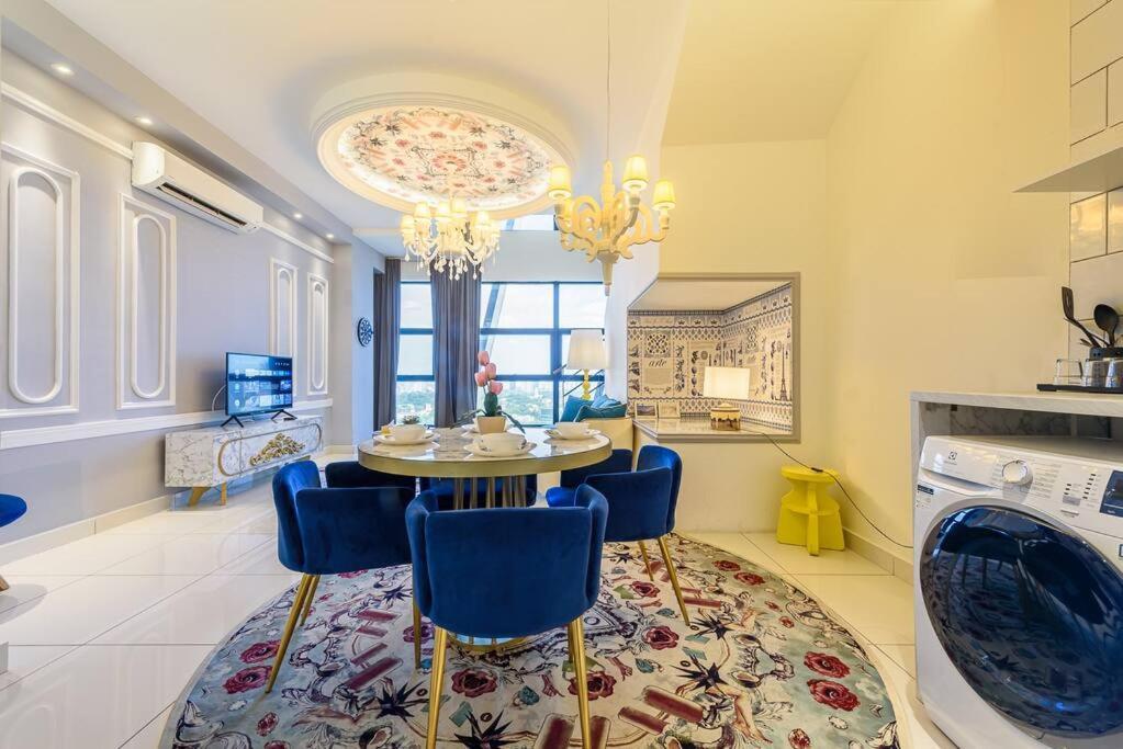 Arte Mont Kiara-netflix-balcony-6pax Kuala Lumpur