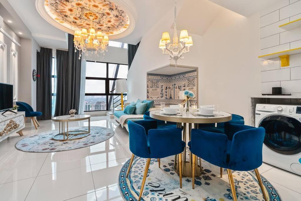 Pangsapuri Arte Mont Kiara-netflix-balcony-6pax Kuala Lumpur