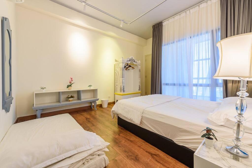 Pangsapuri Arte Mont Kiara-netflix-balcony-6pax
