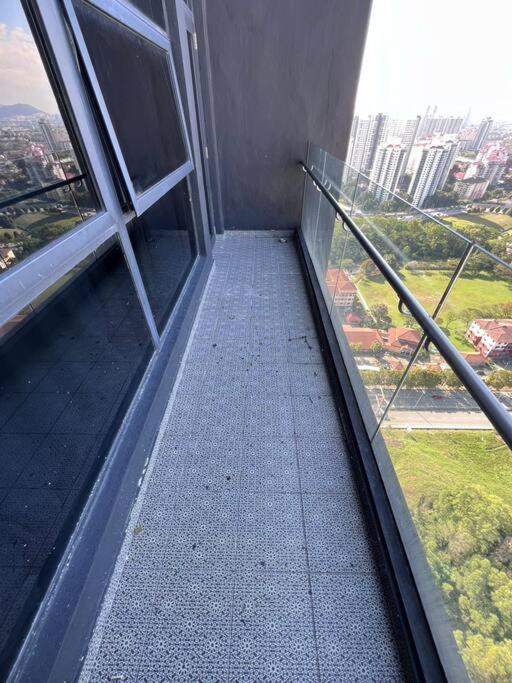 Arte Mont Kiara-netflix-balcony-6pax * Kuala Lumpur