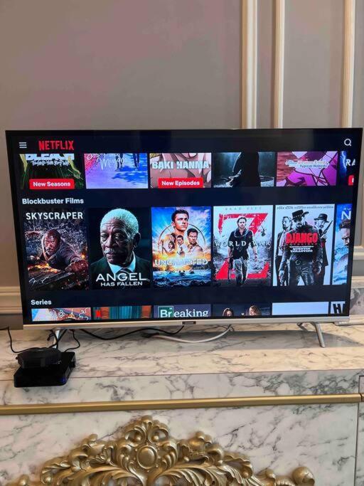 Pangsapuri Arte Mont Kiara-netflix-balcony-6pax *